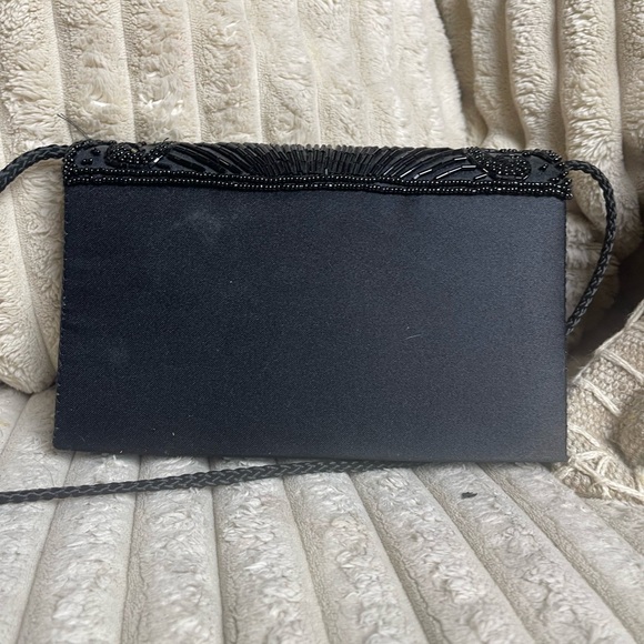 La Regale Elegant Black Beaded Wristlet - Picture 3 of 9